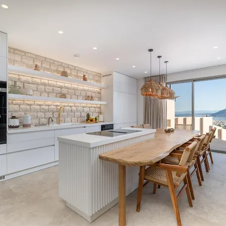 فيلة Isle Of View Apolpaina